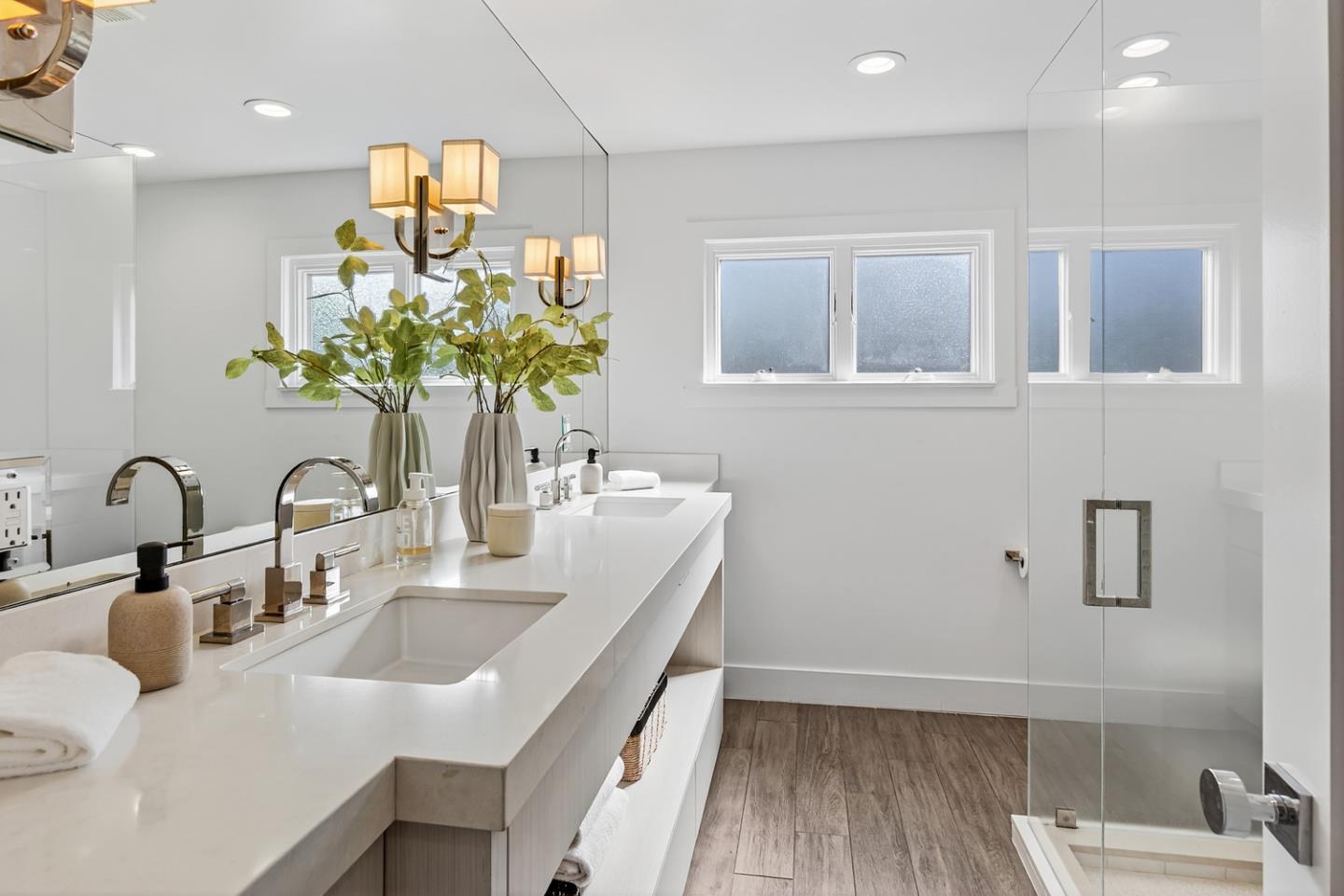 Detail Gallery Image 22 of 52 For 442 El Arroyo Rd, Hillsborough,  CA 94010 - 3 Beds | 3/1 Baths