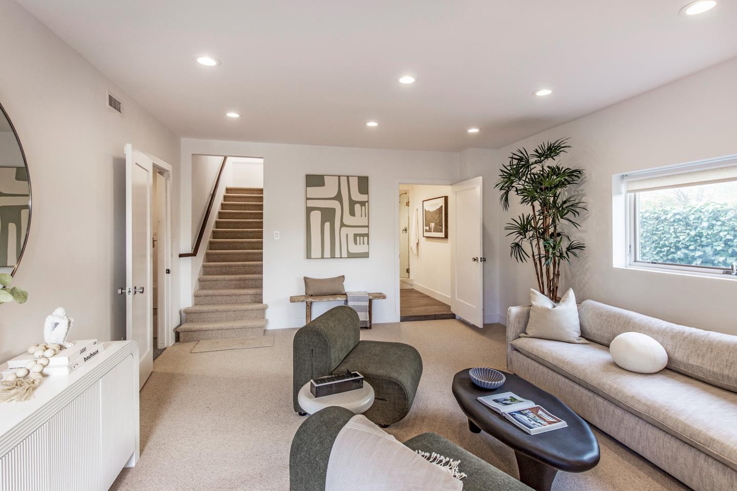 Detail Gallery Image 28 of 52 For 442 El Arroyo Rd, Hillsborough,  CA 94010 - 3 Beds | 3/1 Baths