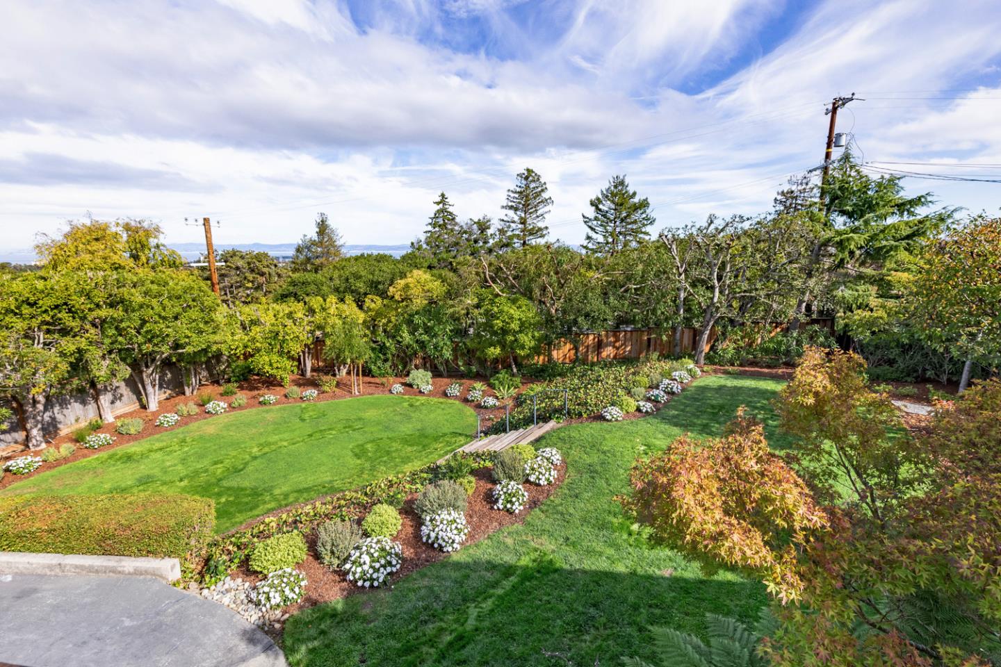 Detail Gallery Image 36 of 52 For 442 El Arroyo Rd, Hillsborough,  CA 94010 - 3 Beds | 3/1 Baths