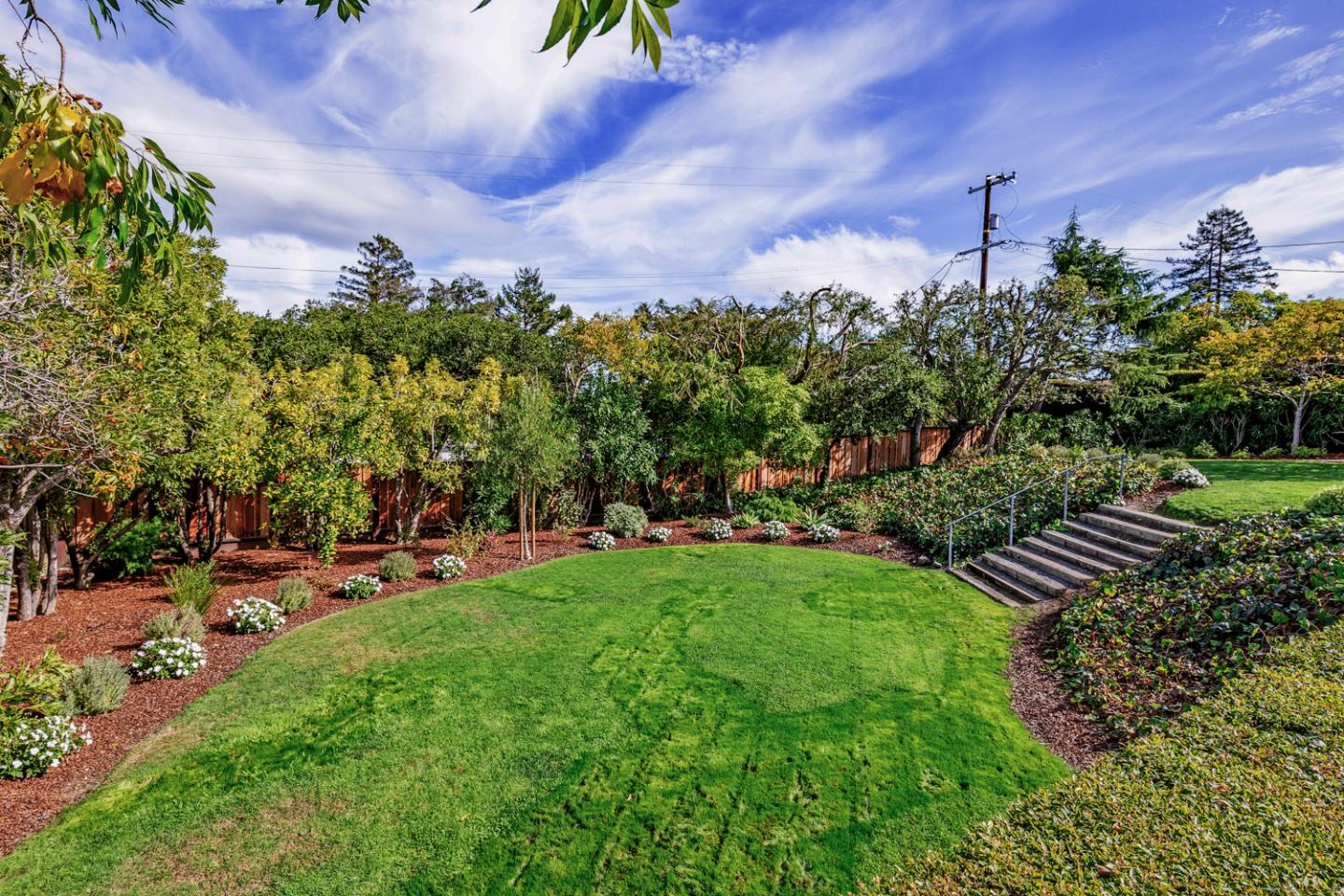 Detail Gallery Image 37 of 52 For 442 El Arroyo Rd, Hillsborough,  CA 94010 - 3 Beds | 3/1 Baths