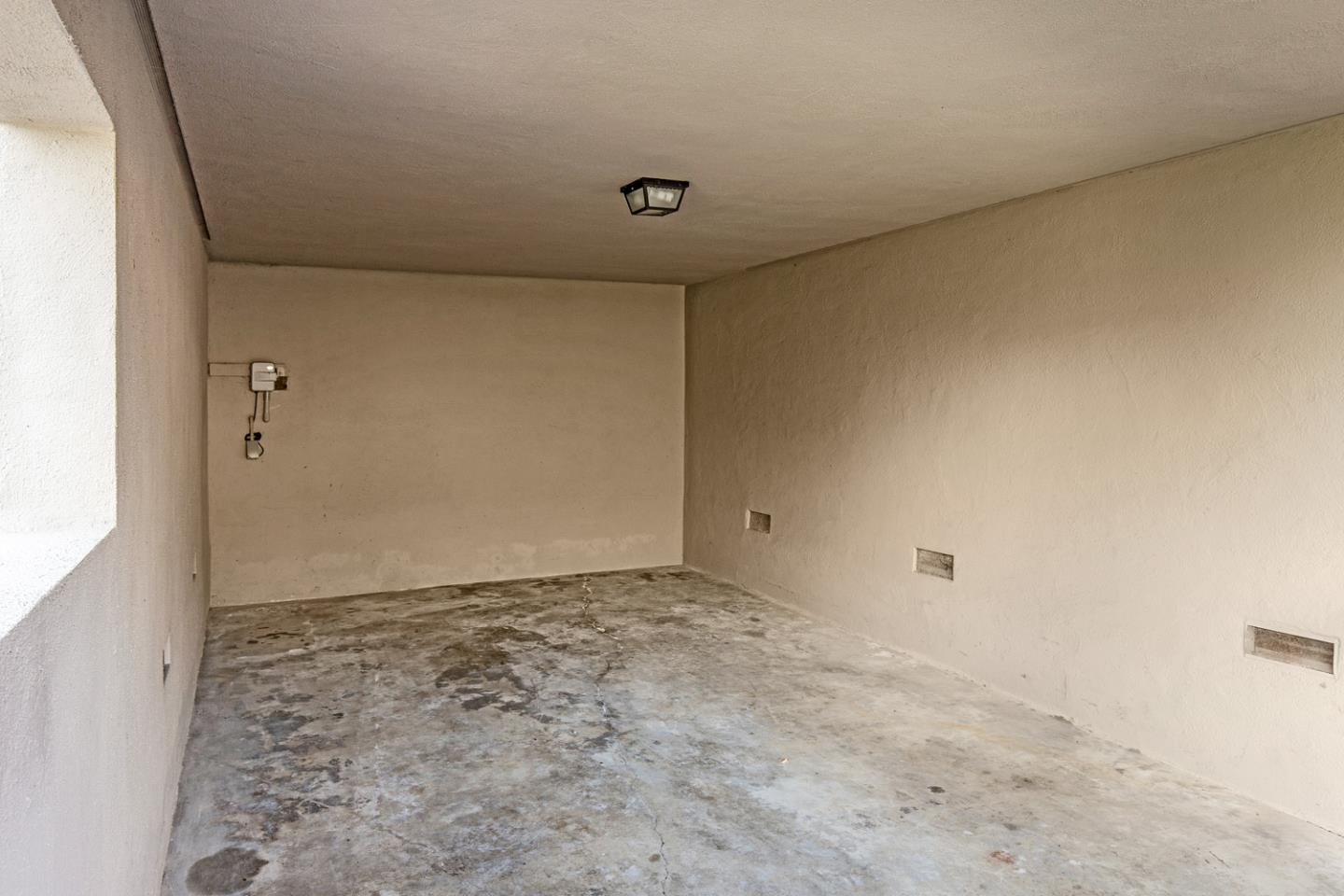 Detail Gallery Image 52 of 52 For 442 El Arroyo Rd, Hillsborough,  CA 94010 - 3 Beds | 3/1 Baths