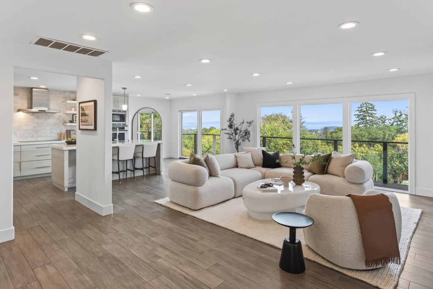 Detail Gallery Image 8 of 52 For 442 El Arroyo Rd, Hillsborough,  CA 94010 - 3 Beds | 3/1 Baths