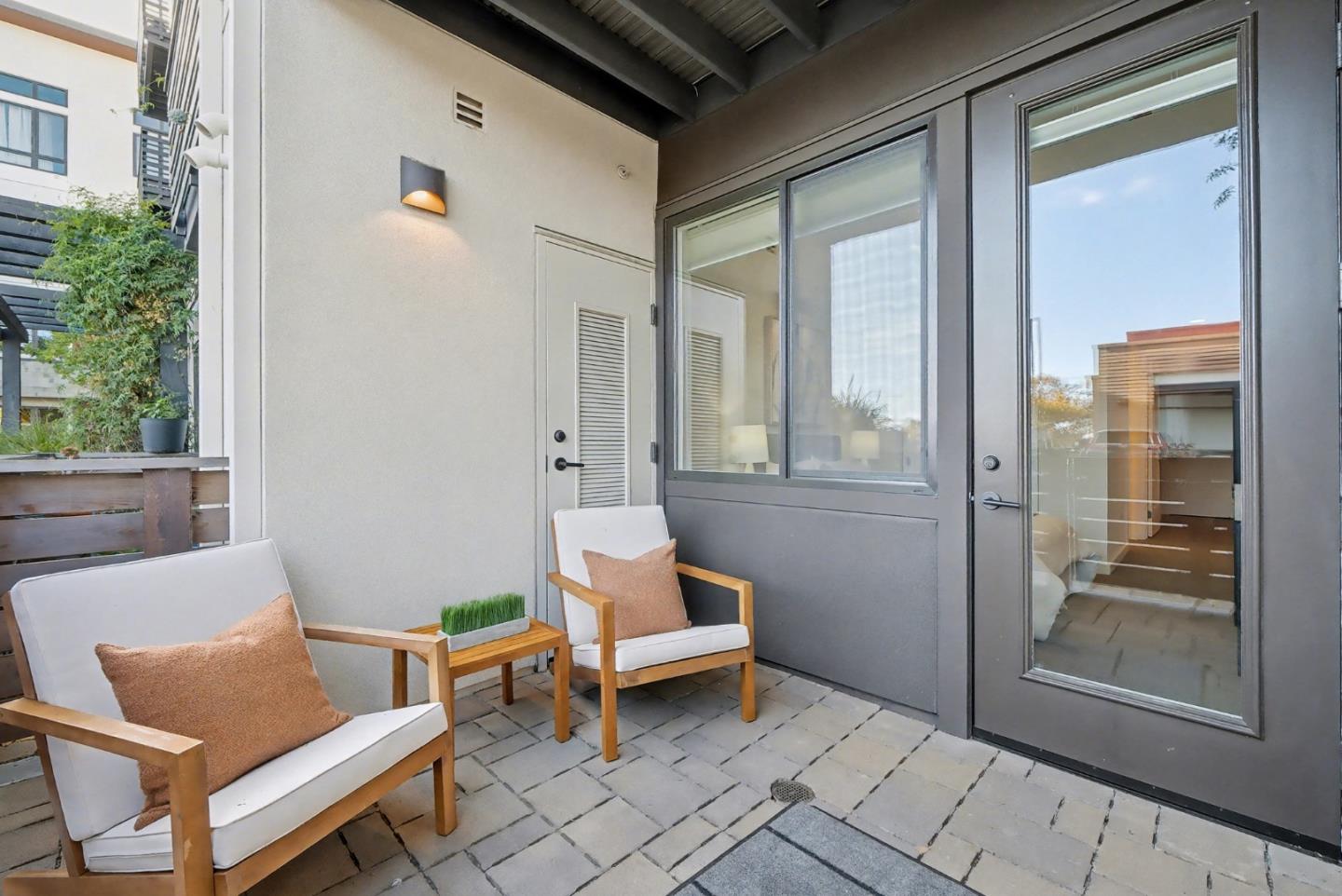 Detail Gallery Image 13 of 42 For 400 El Camino Real #107,  Belmont,  CA 94002 - 3 Beds | 2/1 Baths