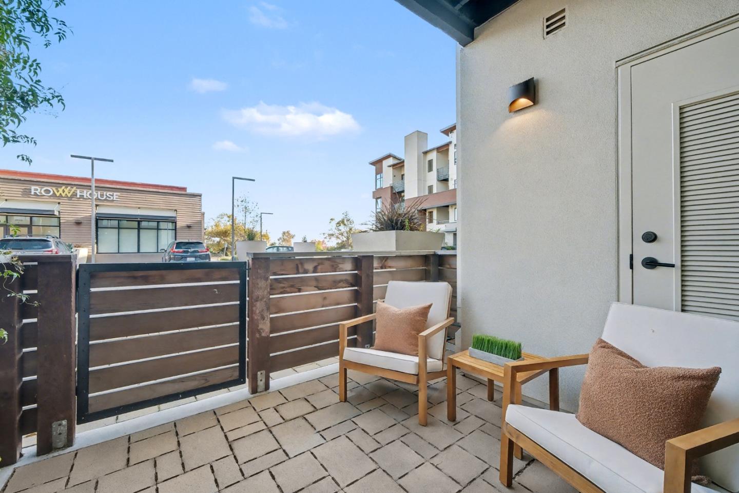 Detail Gallery Image 14 of 42 For 400 El Camino Real #107,  Belmont,  CA 94002 - 3 Beds | 2/1 Baths