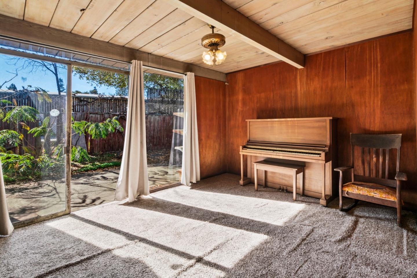 Detail Gallery Image 15 of 39 For 4142 Amaranta Ct, Palo Alto,  CA 94306 - 3 Beds | 2 Baths