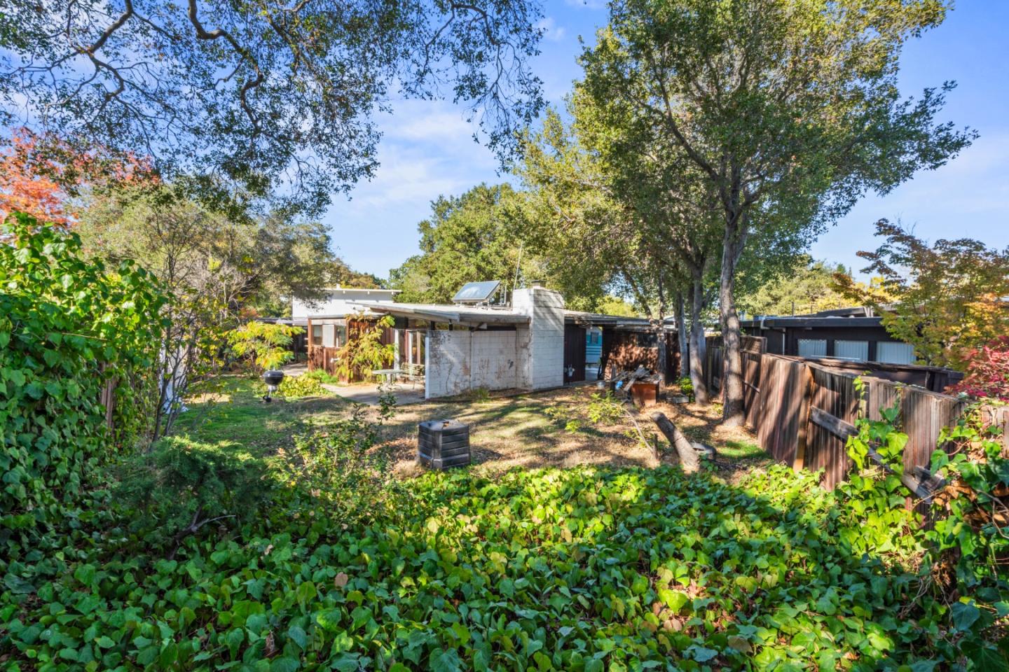 Detail Gallery Image 31 of 39 For 4142 Amaranta Ct, Palo Alto,  CA 94306 - 3 Beds | 2 Baths