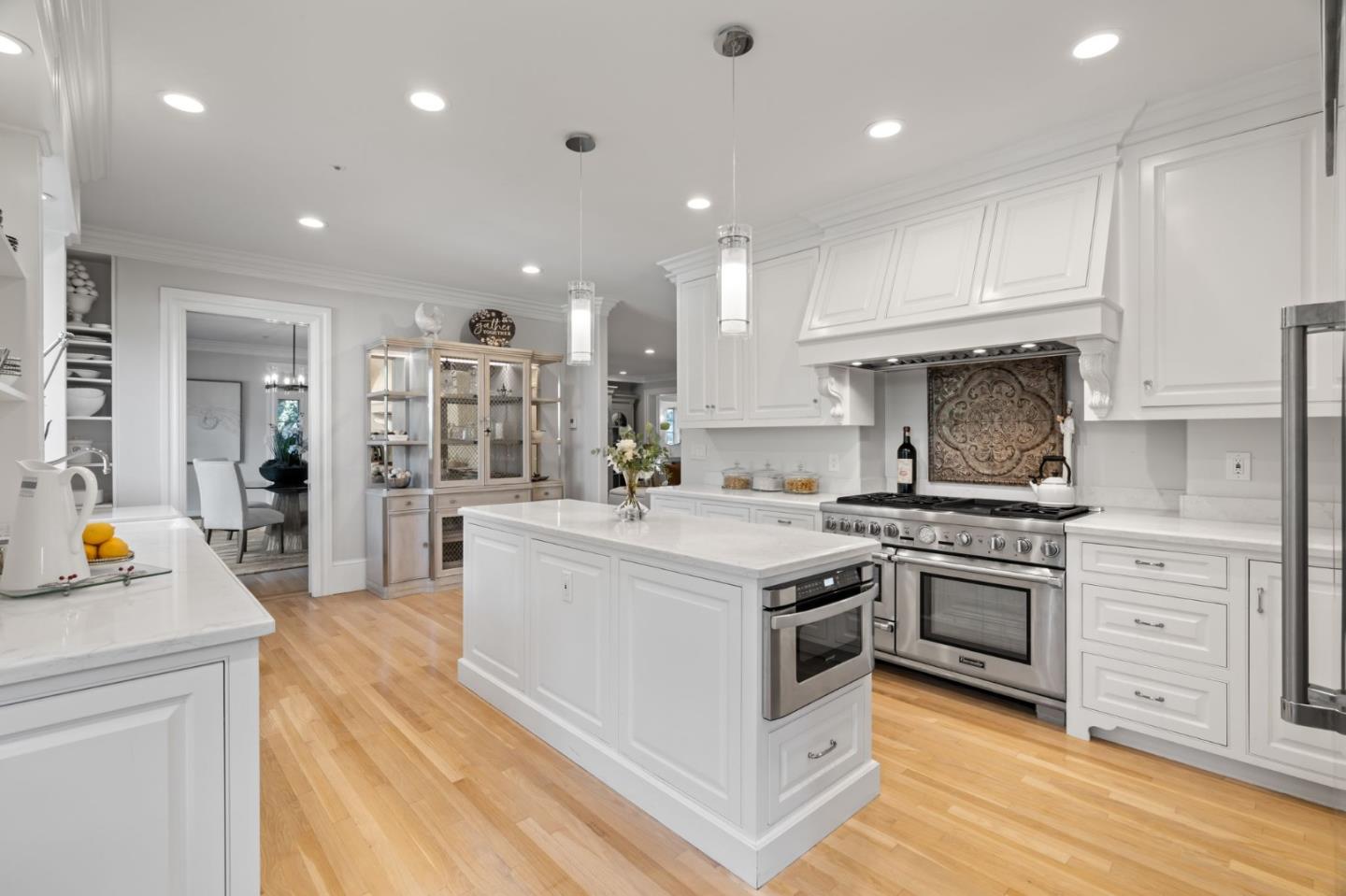 Detail Gallery Image 19 of 92 For 19050 Camino Barco, Saratoga,  CA 95070 - 6 Beds | 4 Baths