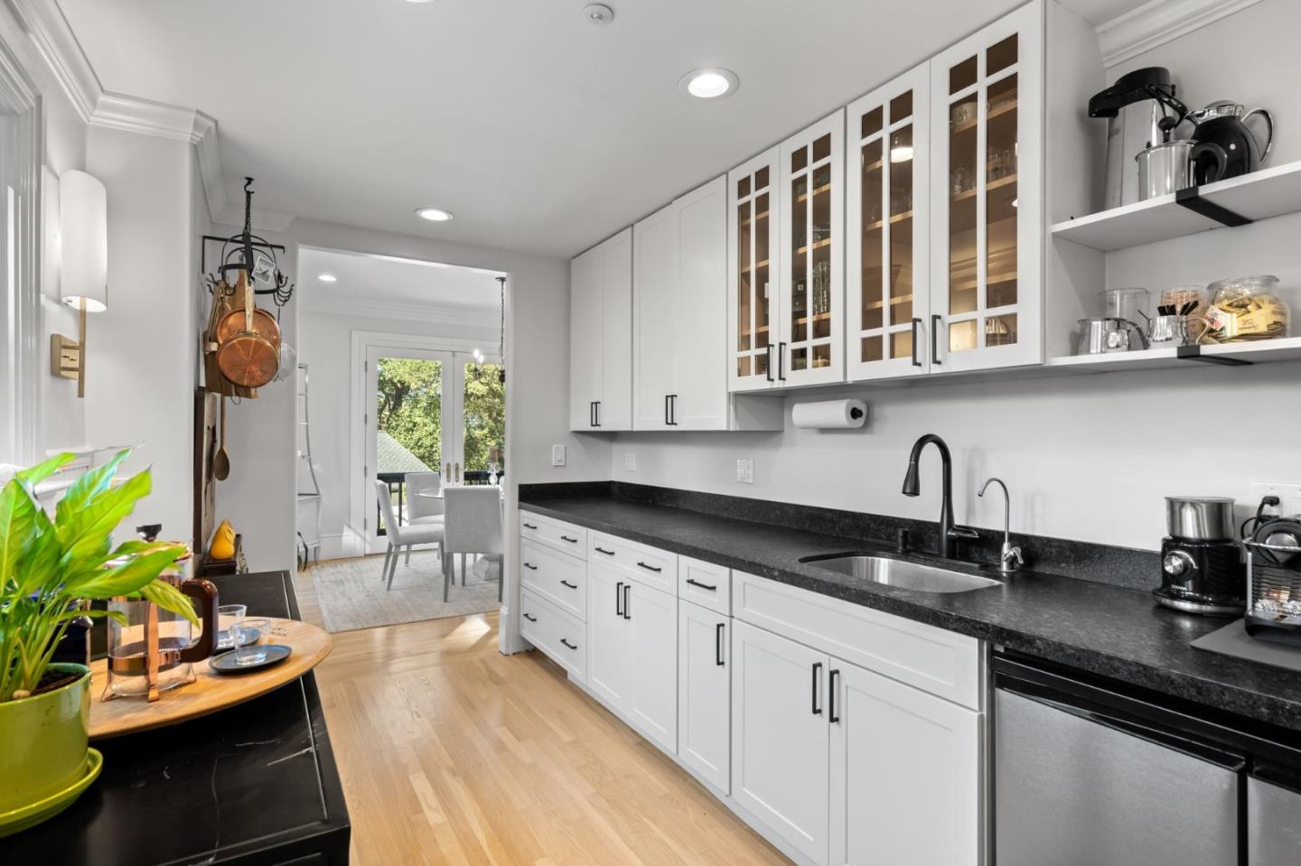 Detail Gallery Image 24 of 92 For 19050 Camino Barco, Saratoga,  CA 95070 - 6 Beds | 4 Baths