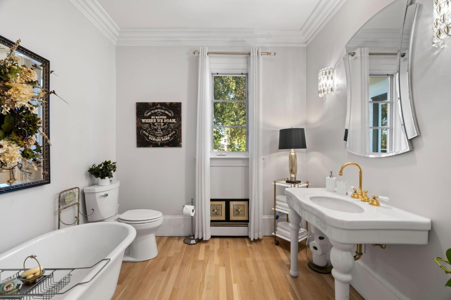 Detail Gallery Image 25 of 92 For 19050 Camino Barco, Saratoga,  CA 95070 - 6 Beds | 4 Baths