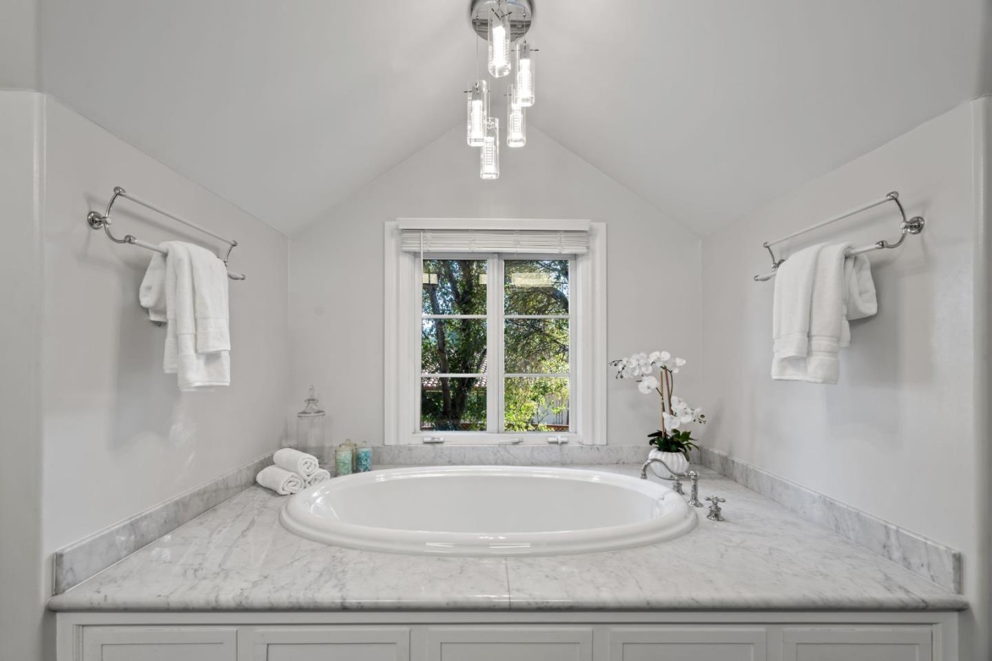 Detail Gallery Image 34 of 92 For 19050 Camino Barco, Saratoga,  CA 95070 - 6 Beds | 4 Baths