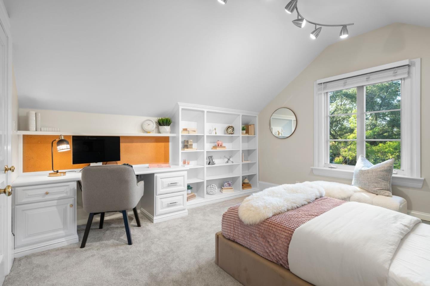 Detail Gallery Image 37 of 92 For 19050 Camino Barco, Saratoga,  CA 95070 - 6 Beds | 4 Baths