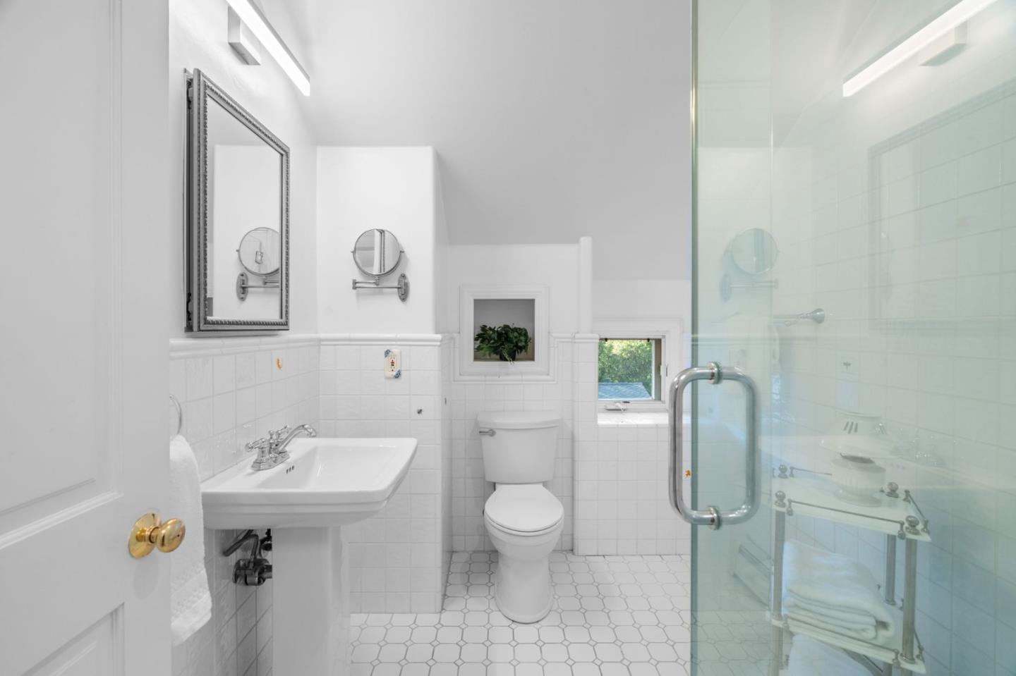 Detail Gallery Image 38 of 92 For 19050 Camino Barco, Saratoga,  CA 95070 - 6 Beds | 4 Baths