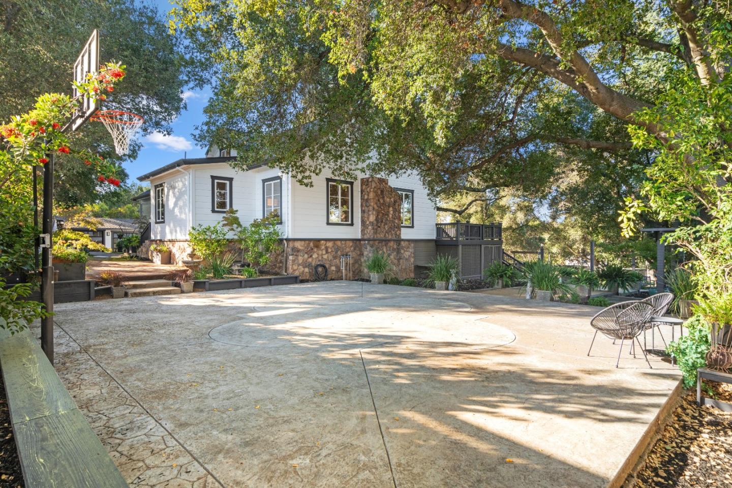 Detail Gallery Image 62 of 92 For 19050 Camino Barco, Saratoga,  CA 95070 - 6 Beds | 4 Baths