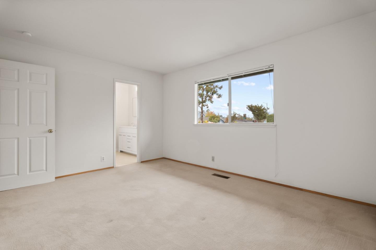 Detail Gallery Image 13 of 33 For 1401 S Mary Ave, Sunnyvale,  CA 94087 - 3 Beds | 2 Baths