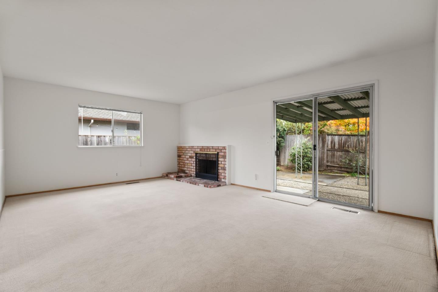 Detail Gallery Image 3 of 33 For 1401 S Mary Ave, Sunnyvale,  CA 94087 - 3 Beds | 2 Baths