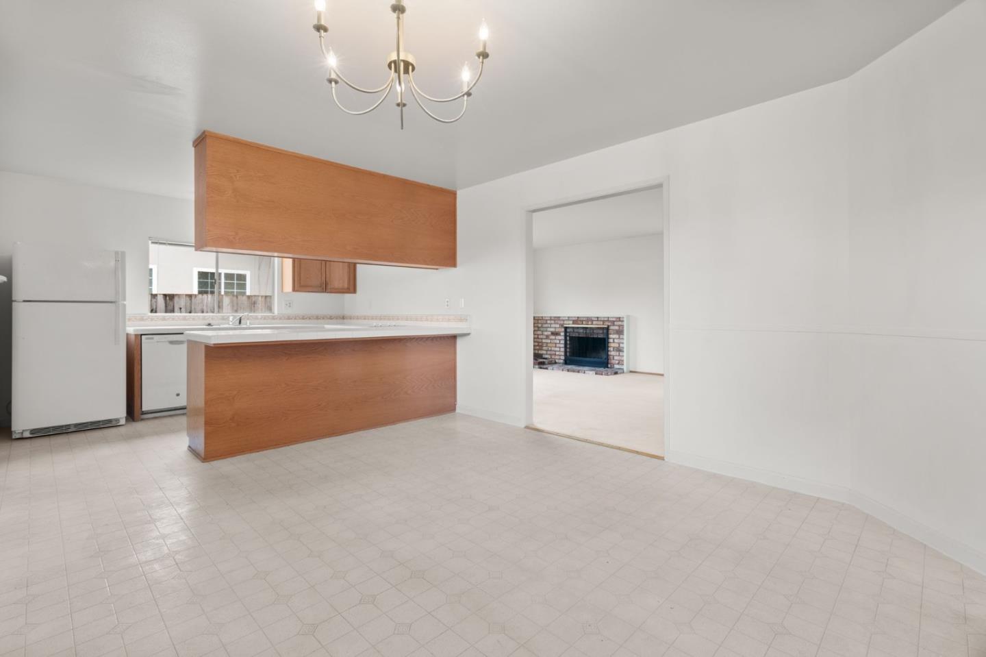 Detail Gallery Image 6 of 33 For 1401 S Mary Ave, Sunnyvale,  CA 94087 - 3 Beds | 2 Baths