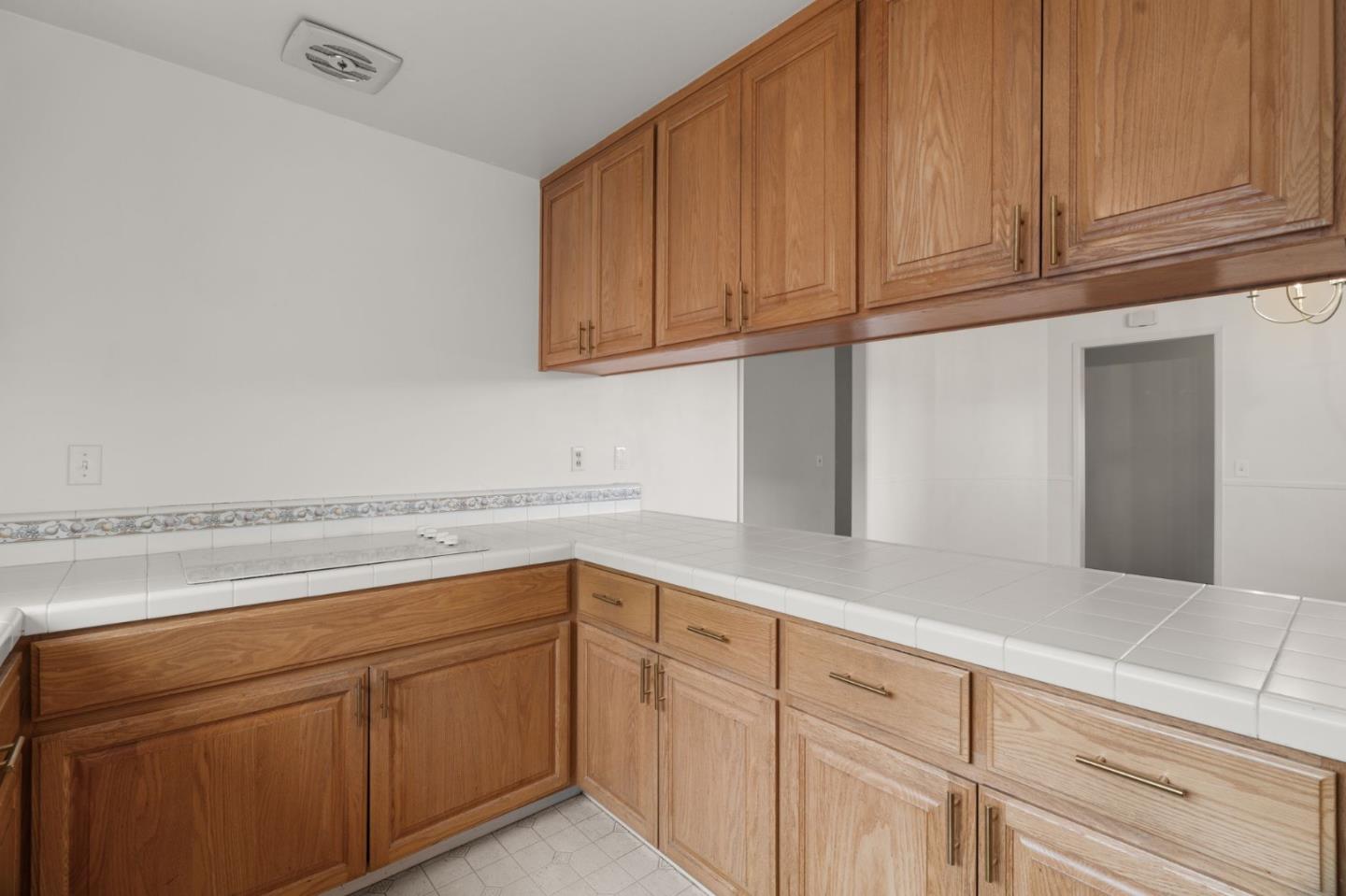 Detail Gallery Image 8 of 33 For 1401 S Mary Ave, Sunnyvale,  CA 94087 - 3 Beds | 2 Baths