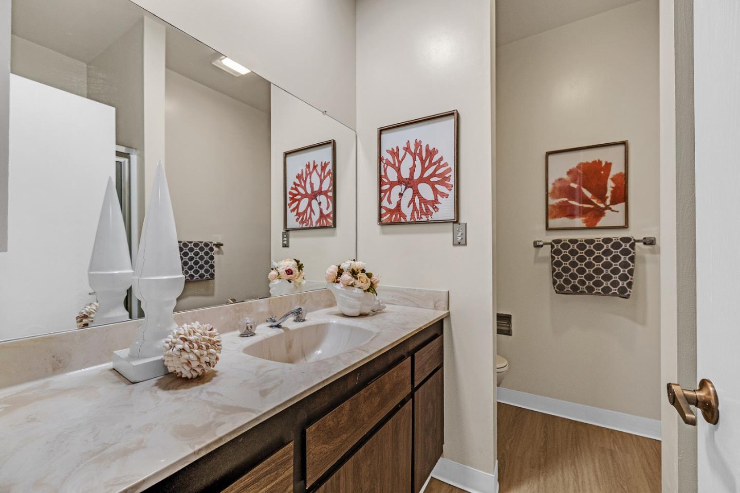 Detail Gallery Image 19 of 23 For 1515 Floribunda Ave #302,  Burlingame,  CA 94010 - 2 Beds | 2 Baths