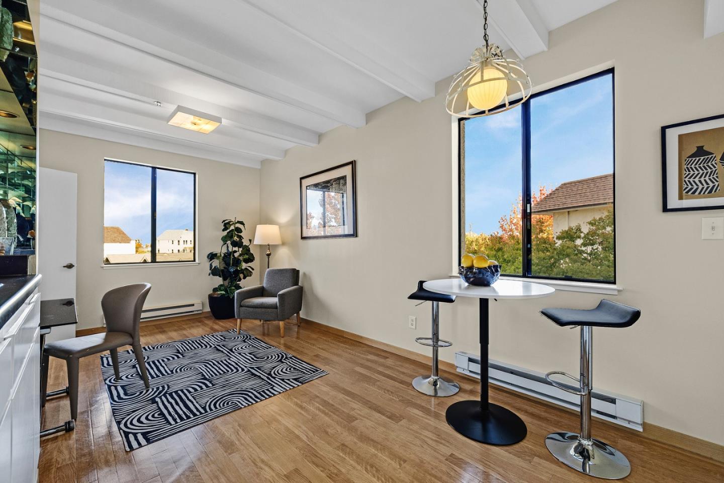 Detail Gallery Image 7 of 23 For 1515 Floribunda Ave #302,  Burlingame,  CA 94010 - 2 Beds | 2 Baths