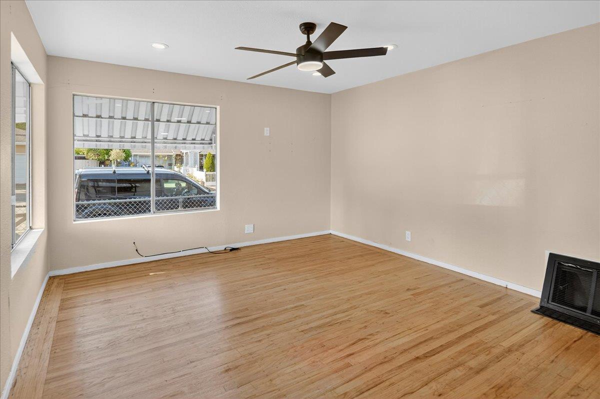 Detail Gallery Image 12 of 40 For 3703 Florence St, Redwood City,  CA 94063 - 4 Beds | 1 Baths