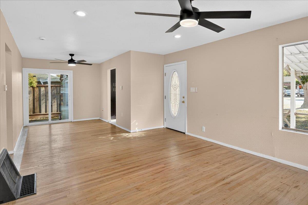 Detail Gallery Image 6 of 40 For 3703 Florence St, Redwood City,  CA 94063 - 4 Beds | 1 Baths