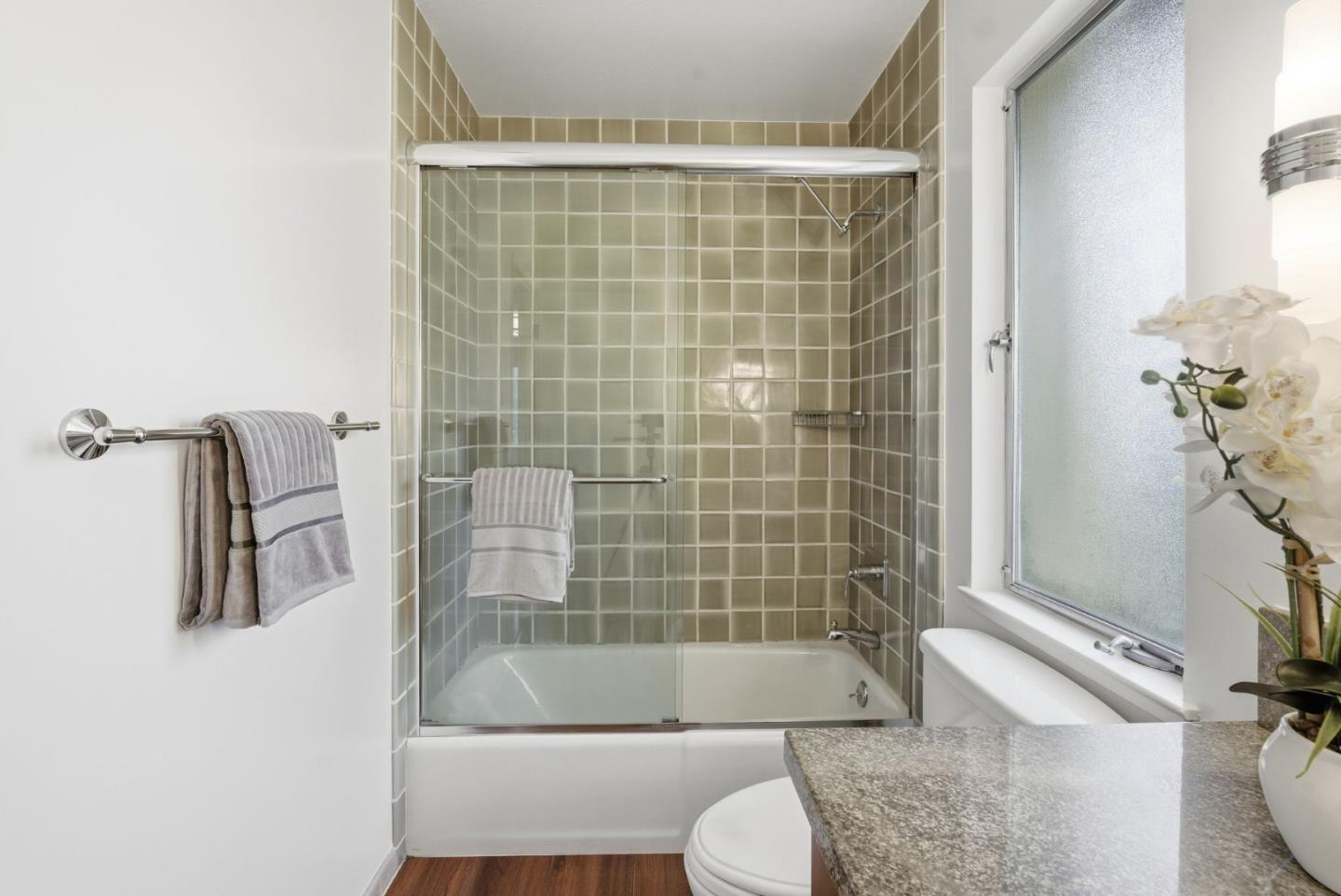 Detail Gallery Image 38 of 70 For 5870 Balmoral Dr, Oakland,  CA 94619 - 3 Beds | 2 Baths