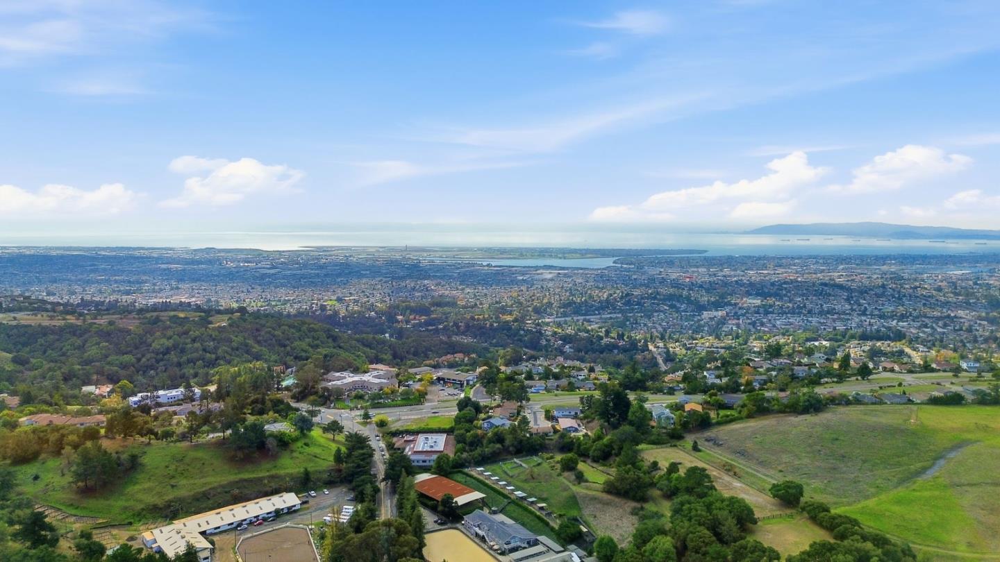 Detail Gallery Image 62 of 70 For 5870 Balmoral Dr, Oakland,  CA 94619 - 3 Beds | 2 Baths