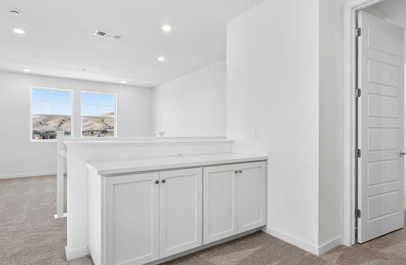 Detail Gallery Image 11 of 19 For 5716 Lake Club Dr, Fairfield,  CA 94533 - 4 Beds | 3/1 Baths