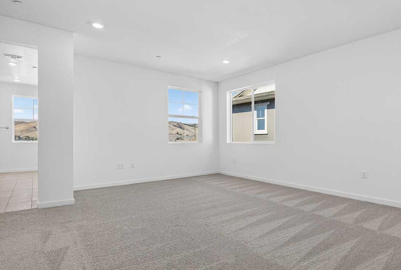 Detail Gallery Image 14 of 19 For 5716 Lake Club Dr, Fairfield,  CA 94533 - 4 Beds | 3/1 Baths