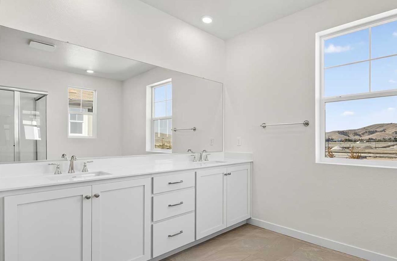 Detail Gallery Image 15 of 19 For 5716 Lake Club Dr, Fairfield,  CA 94533 - 4 Beds | 3/1 Baths