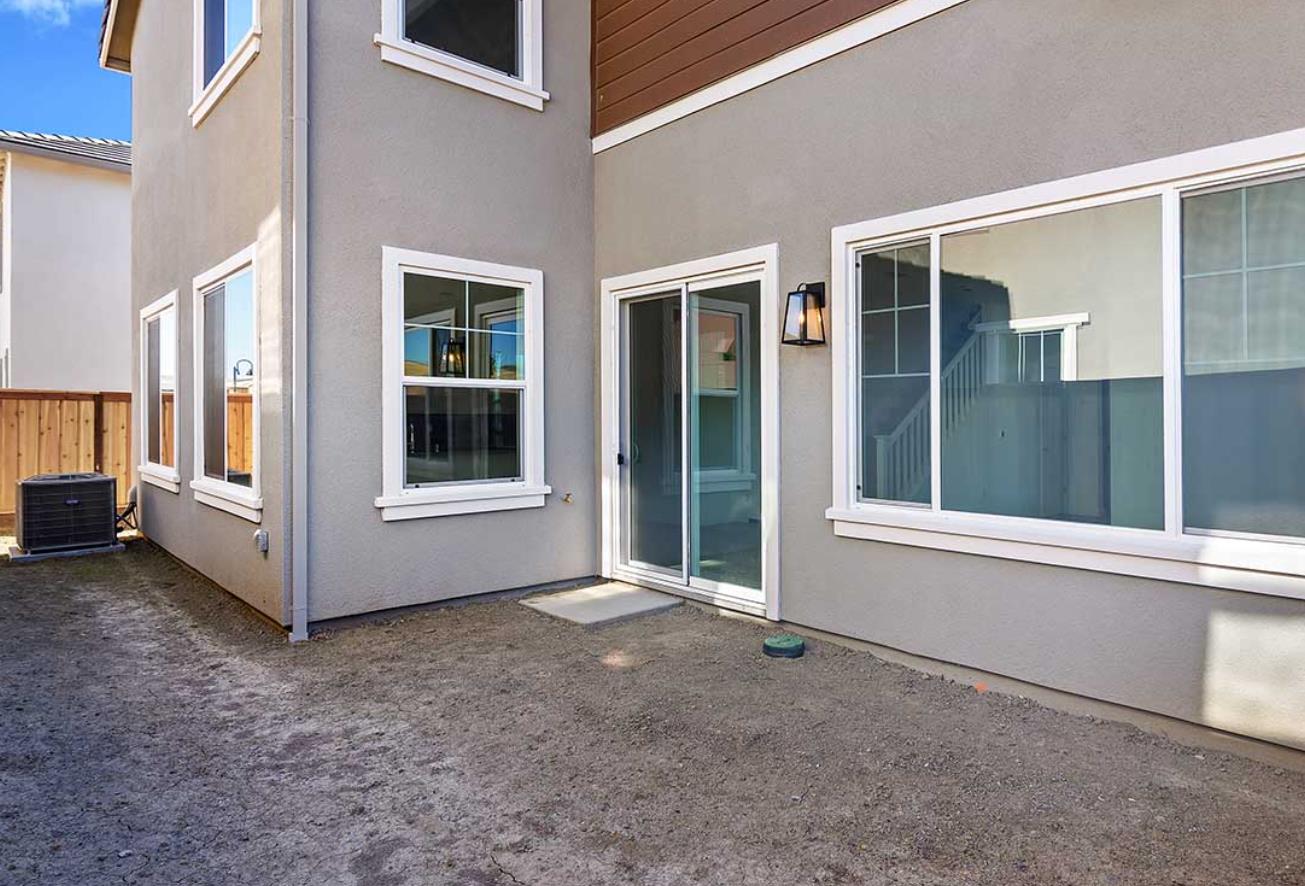 Detail Gallery Image 18 of 19 For 5716 Lake Club Dr, Fairfield,  CA 94533 - 4 Beds | 3/1 Baths