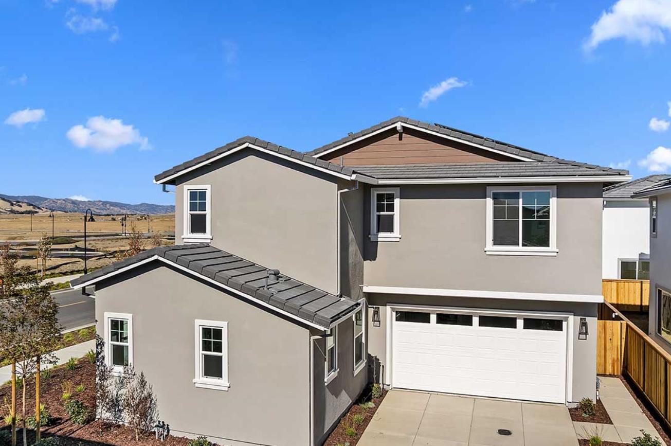 Detail Gallery Image 2 of 19 For 5716 Lake Club Dr, Fairfield,  CA 94533 - 4 Beds | 3/1 Baths