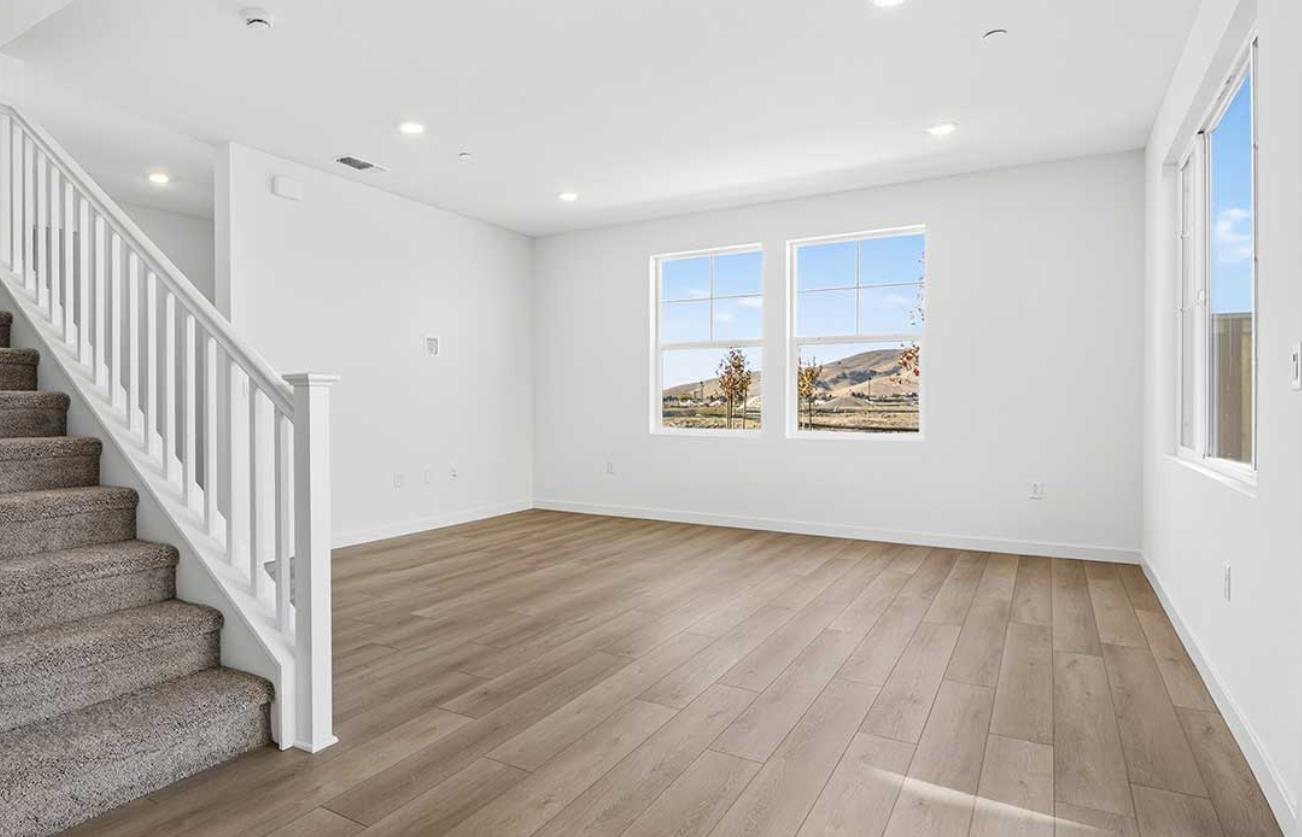 Detail Gallery Image 6 of 19 For 5716 Lake Club Dr, Fairfield,  CA 94533 - 4 Beds | 3/1 Baths