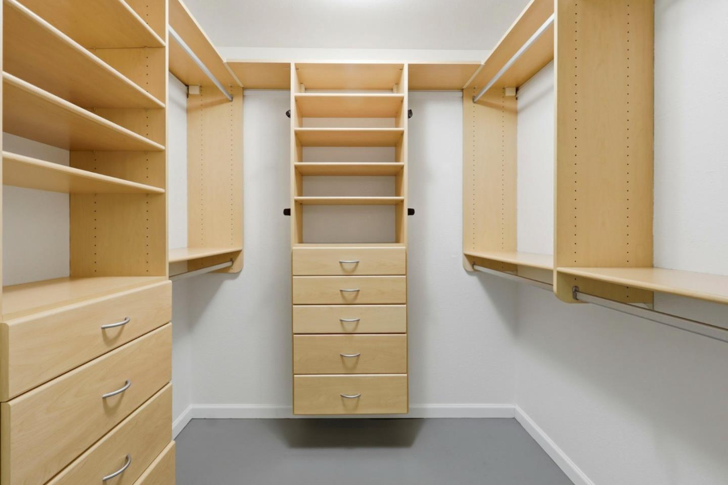 Detail Gallery Image 25 of 34 For 926 La Mesa Ter a,  Sunnyvale,  CA 94086 - 4 Beds | 3 Baths