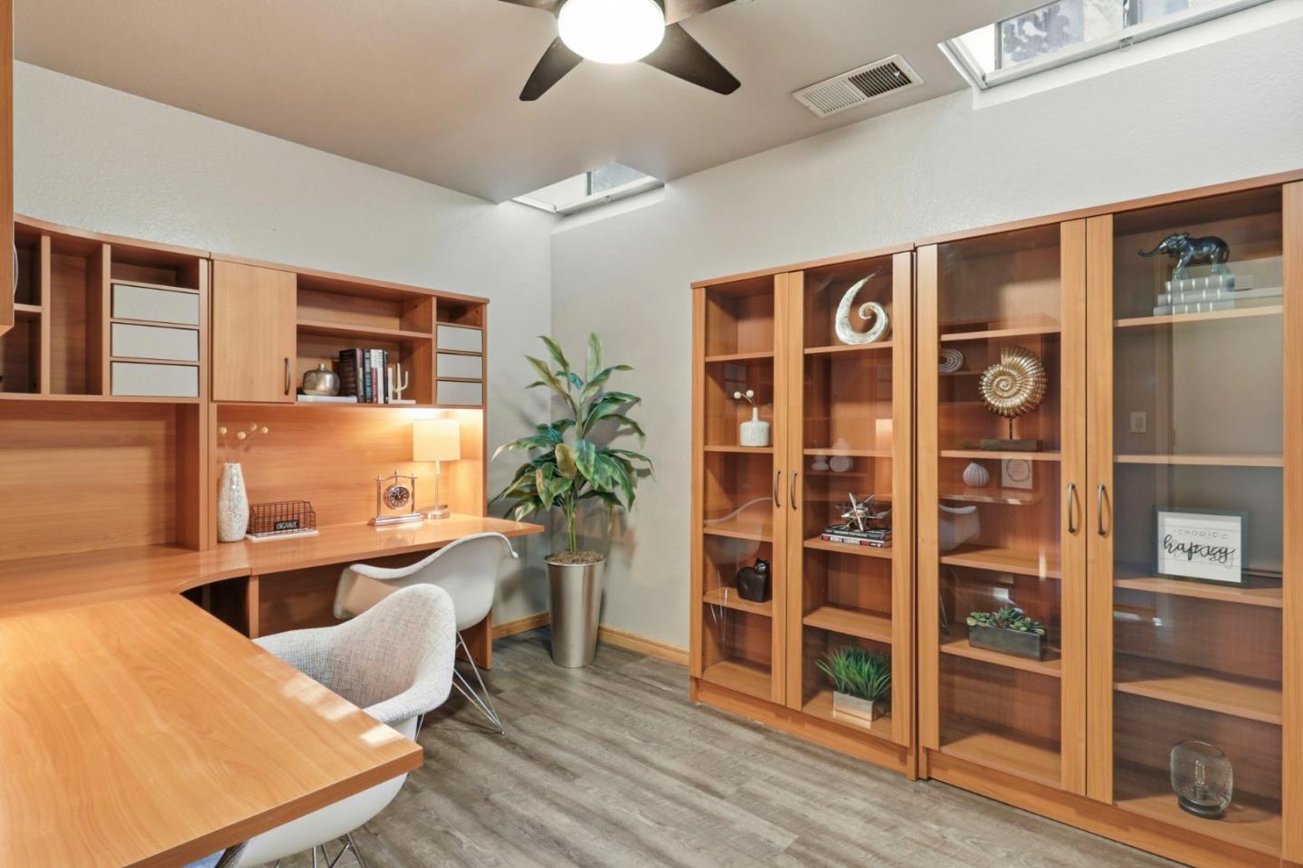 Detail Gallery Image 30 of 34 For 926 La Mesa Ter a,  Sunnyvale,  CA 94086 - 4 Beds | 3 Baths