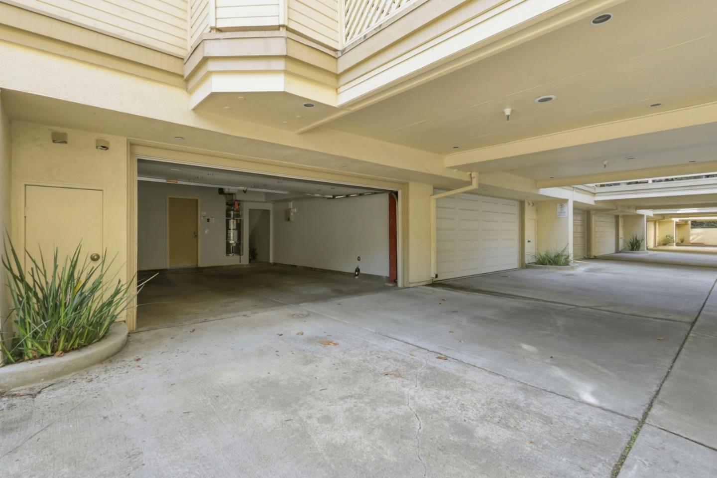 Detail Gallery Image 33 of 34 For 926 La Mesa Ter a,  Sunnyvale,  CA 94086 - 4 Beds | 3 Baths