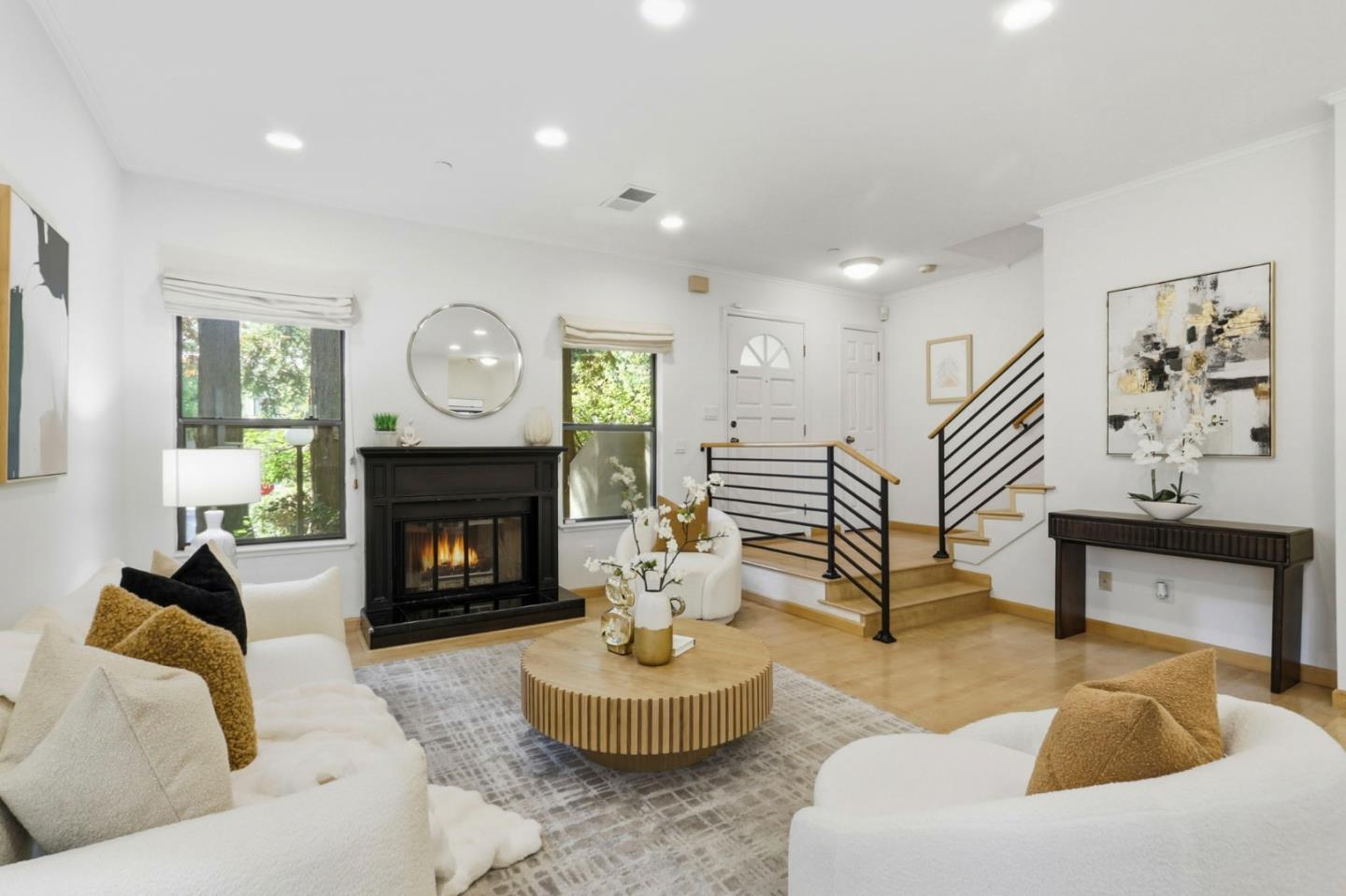 Detail Gallery Image 5 of 34 For 926 La Mesa Ter a,  Sunnyvale,  CA 94086 - 4 Beds | 3 Baths