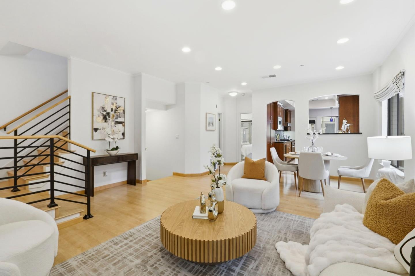 Detail Gallery Image 6 of 34 For 926 La Mesa Ter a,  Sunnyvale,  CA 94086 - 4 Beds | 3 Baths