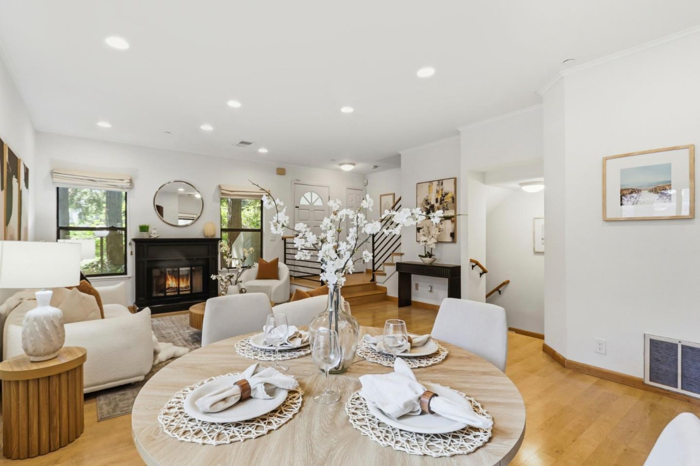 Detail Gallery Image 8 of 34 For 926 La Mesa Ter a,  Sunnyvale,  CA 94086 - 4 Beds | 3 Baths