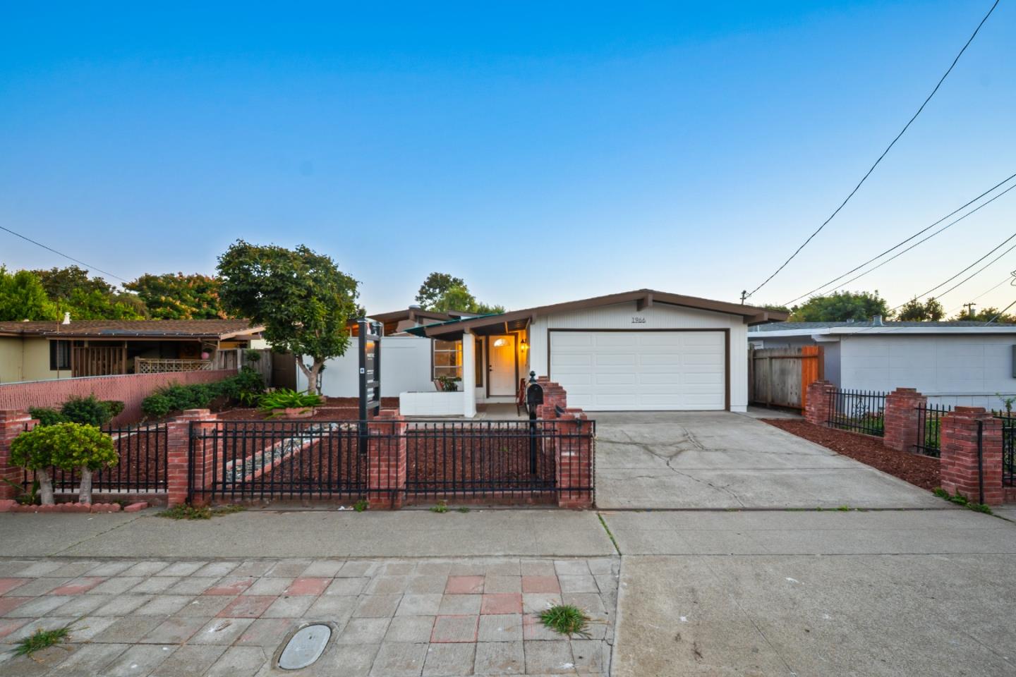 Detail Gallery Image 2 of 46 For 1966 Boca Raton St, Hayward,  CA 94545 - 3 Beds | 2 Baths