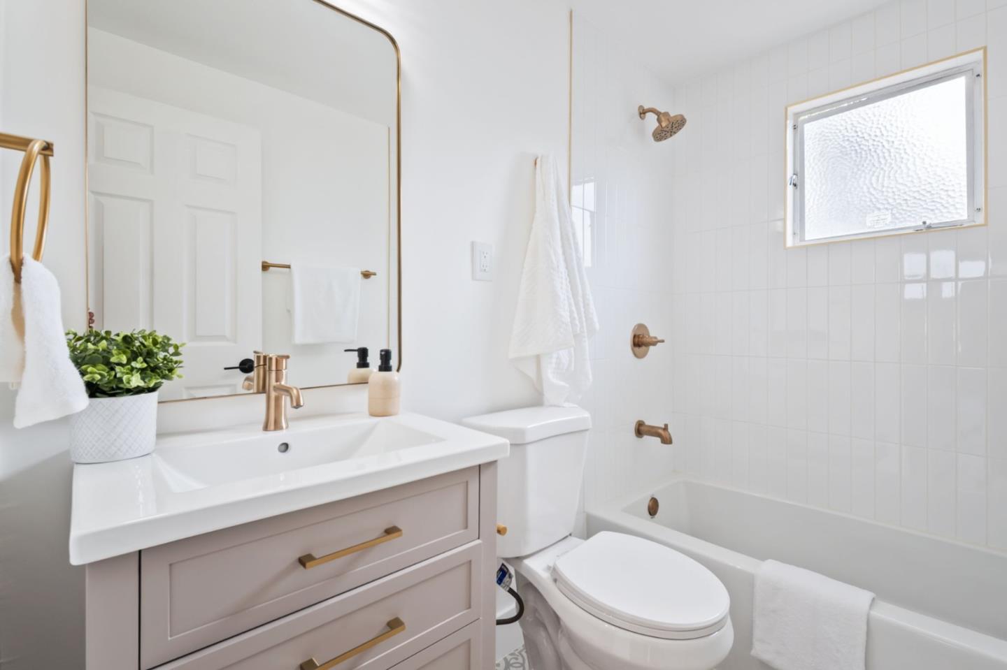 Detail Gallery Image 29 of 46 For 1966 Boca Raton St, Hayward,  CA 94545 - 3 Beds | 2 Baths