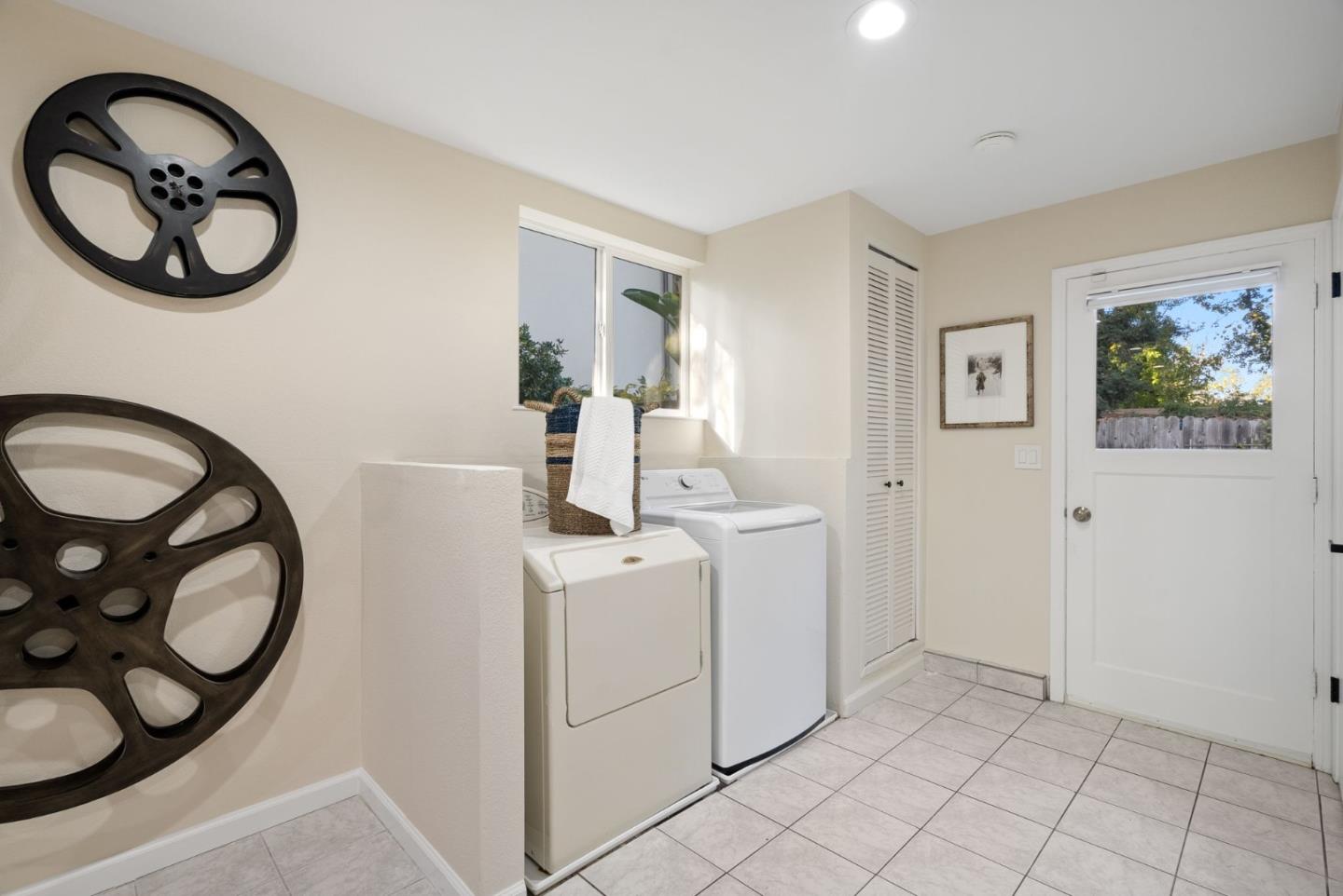 Detail Gallery Image 23 of 25 For 551 Sequoia Ave, Redwood City,  CA 94061 - 3 Beds | 2/1 Baths