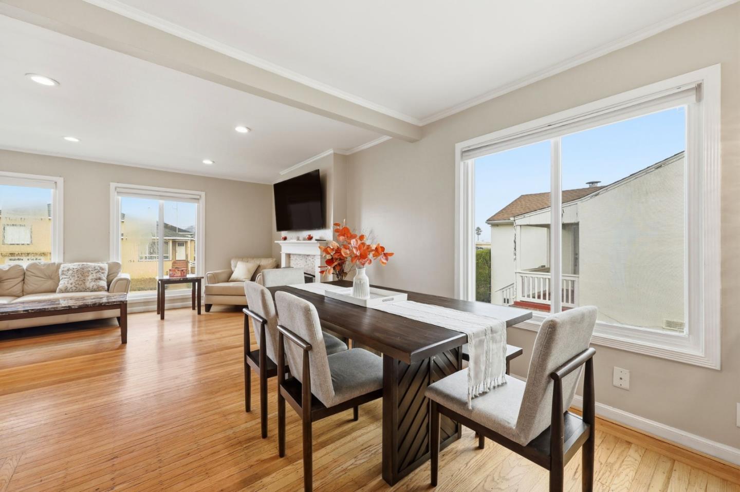 Detail Gallery Image 11 of 28 For 155 Brentwood Dr, South San Francisco,  CA 94080 - 2 Beds | 2 Baths