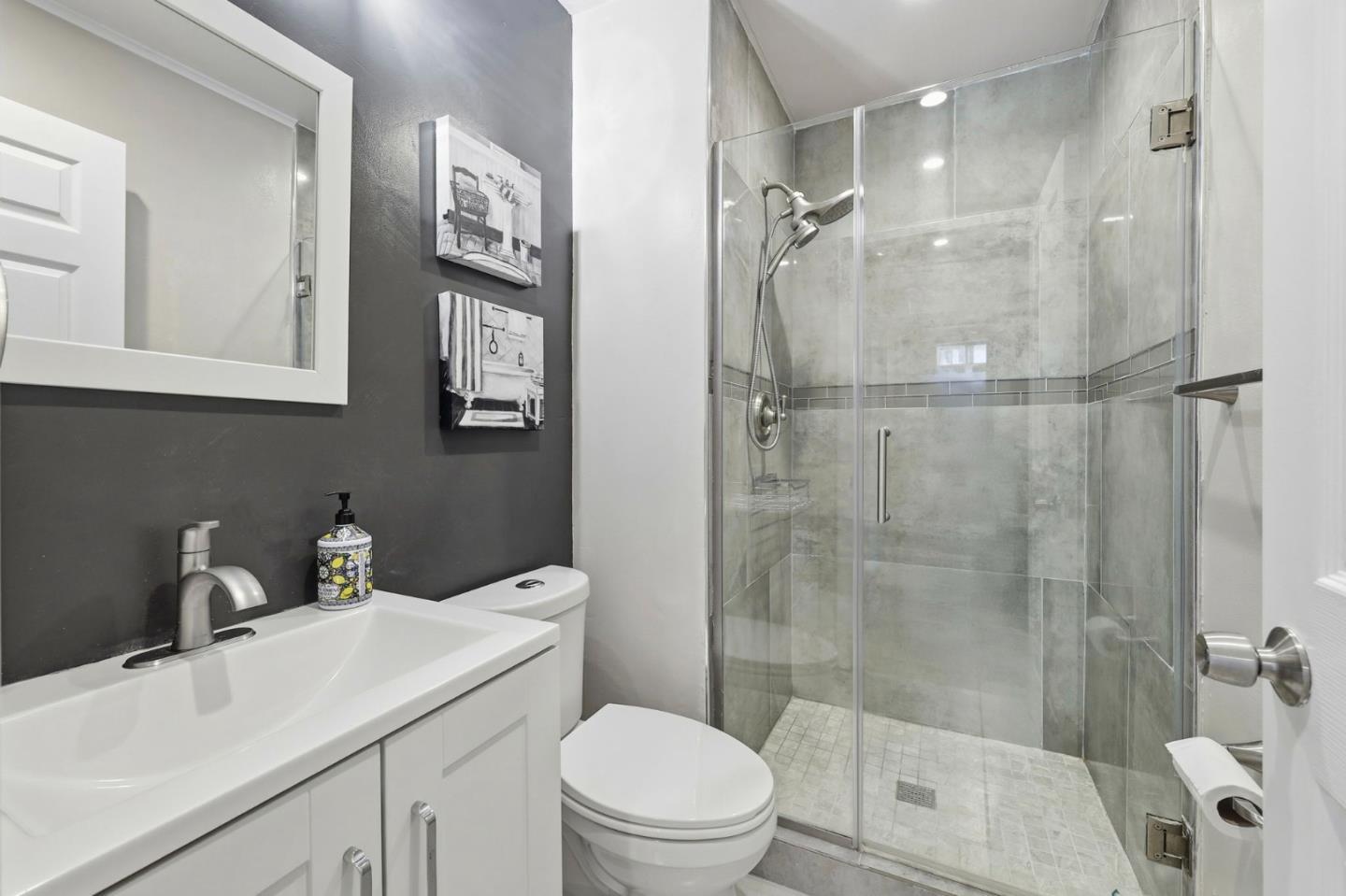 Detail Gallery Image 18 of 28 For 155 Brentwood Dr, South San Francisco,  CA 94080 - 2 Beds | 2 Baths