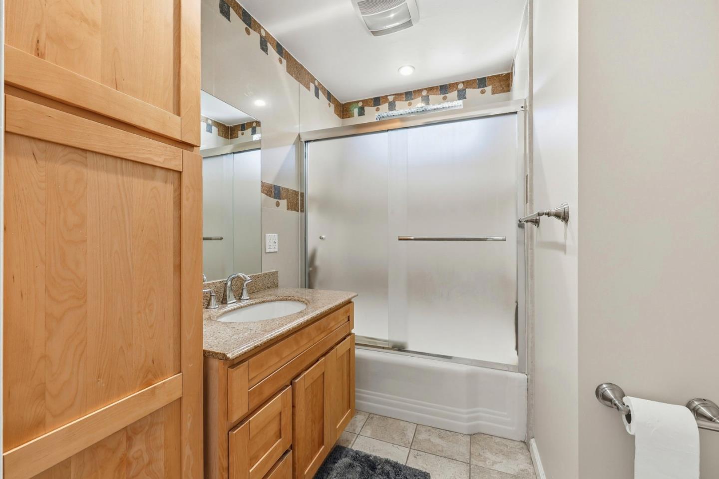 Detail Gallery Image 19 of 28 For 155 Brentwood Dr, South San Francisco,  CA 94080 - 2 Beds | 2 Baths