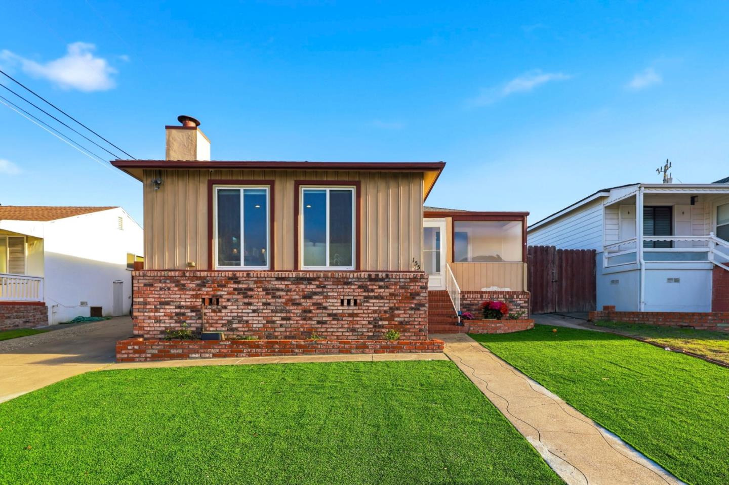 Detail Gallery Image 2 of 28 For 155 Brentwood Dr, South San Francisco,  CA 94080 - 2 Beds | 2 Baths