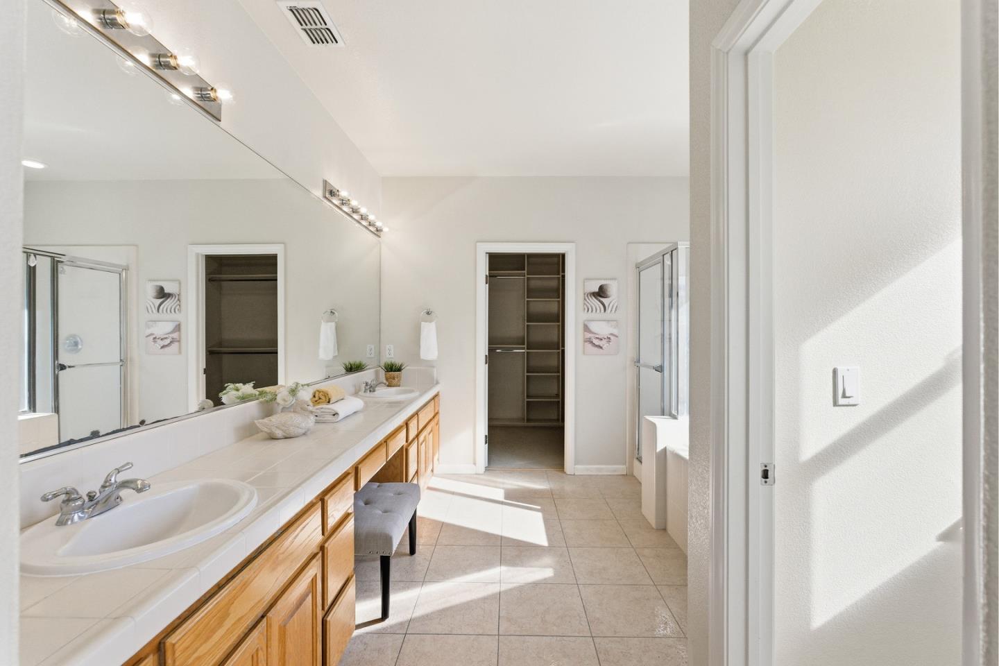 Detail Gallery Image 31 of 47 For 2014 Gammell Brown Pl, Santa Clara,  CA 95050 - 5 Beds | 3 Baths