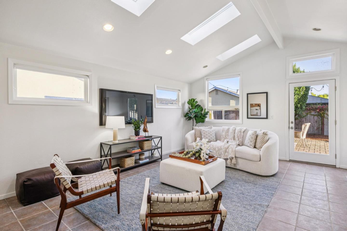 Detail Gallery Image 25 of 54 For 1557 Mizzen Ln, Half Moon Bay,  CA 94019 - 3 Beds | 2 Baths