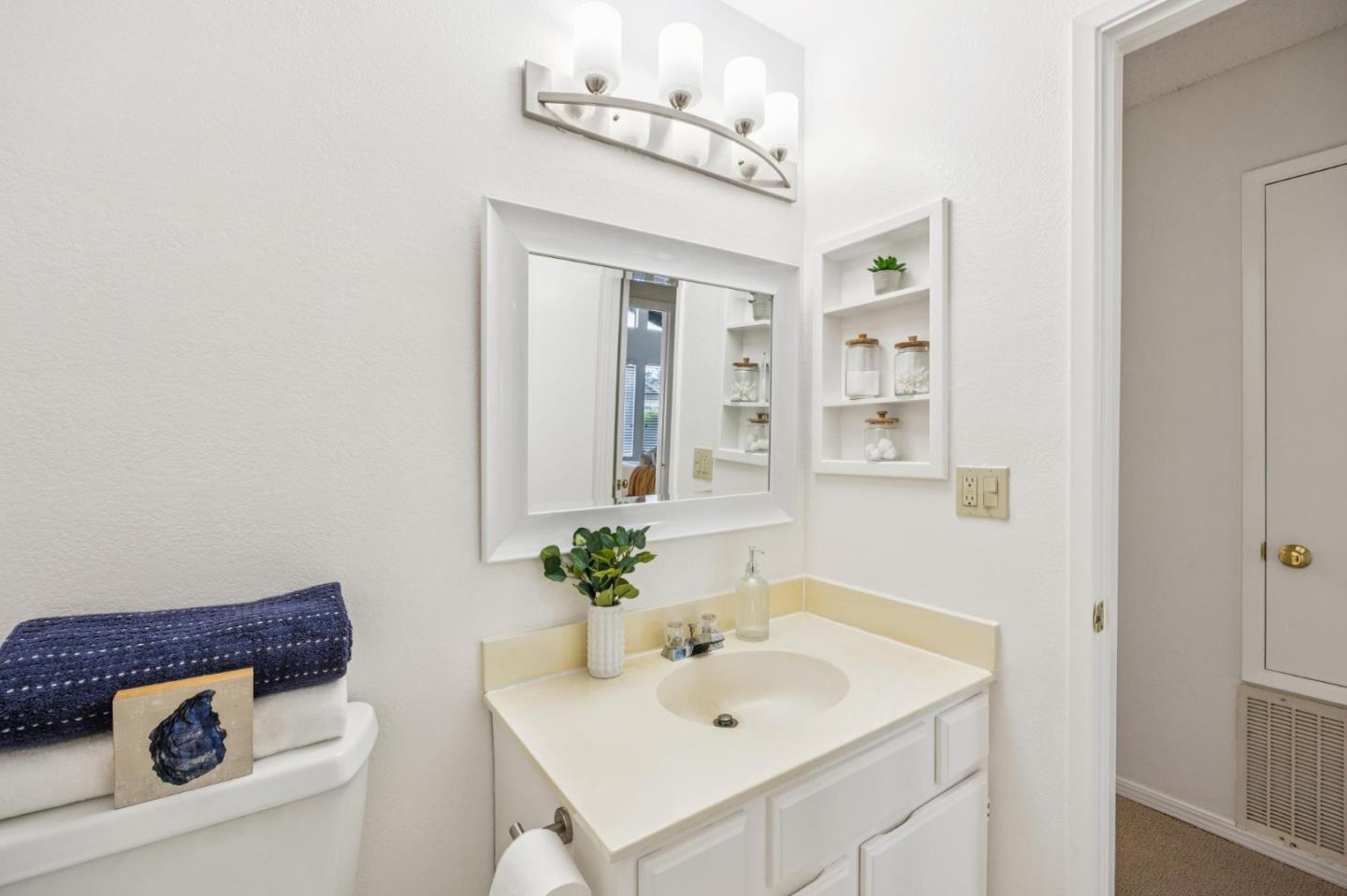 Detail Gallery Image 38 of 54 For 1557 Mizzen Ln, Half Moon Bay,  CA 94019 - 3 Beds | 2 Baths