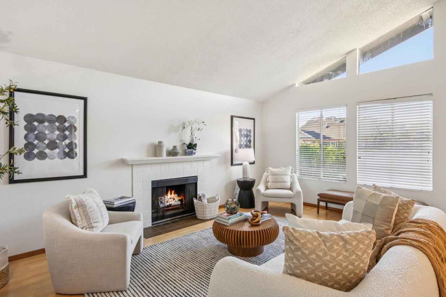 Detail Gallery Image 8 of 54 For 1557 Mizzen Ln, Half Moon Bay,  CA 94019 - 3 Beds | 2 Baths